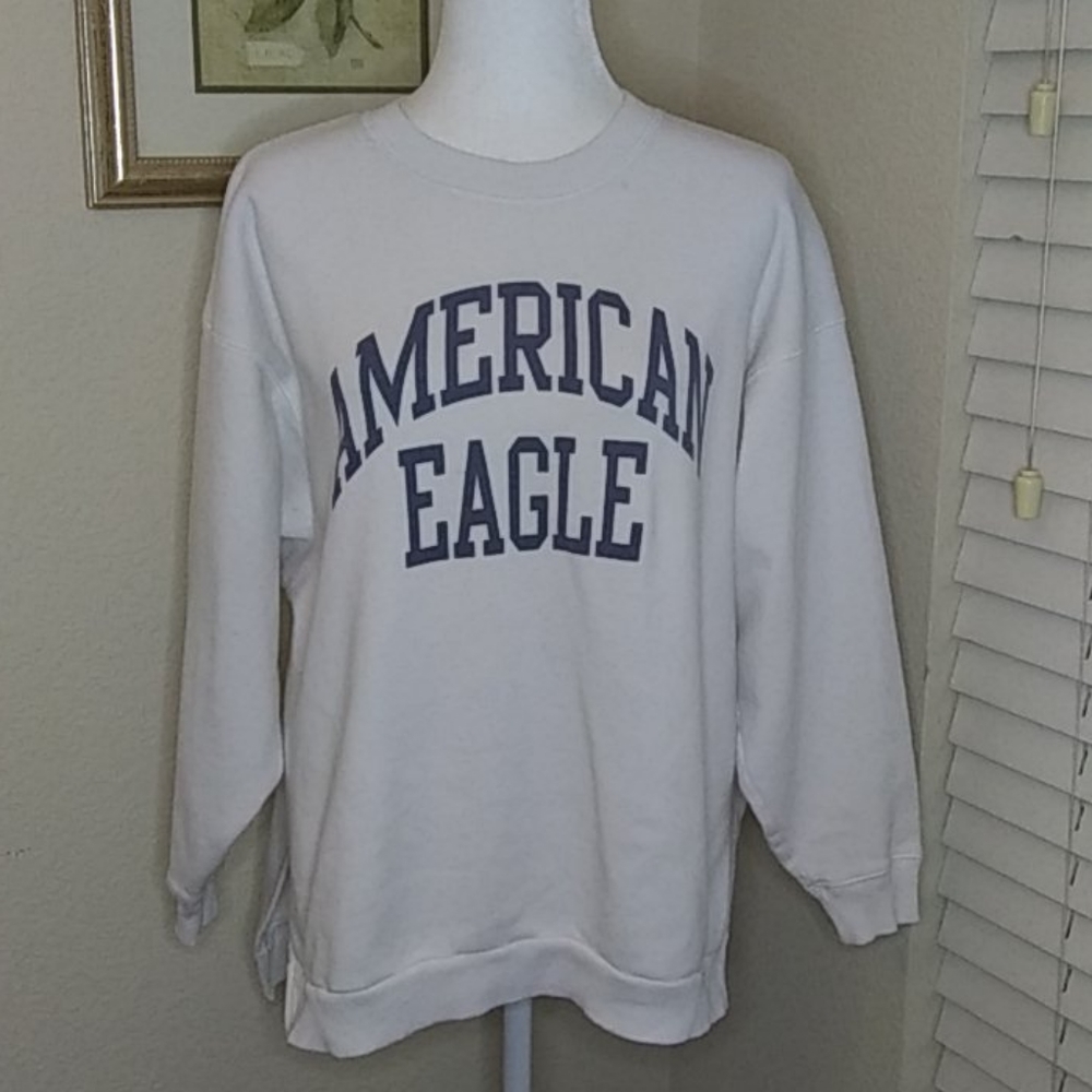 COPY - American Eagle oversized white sweatshirt